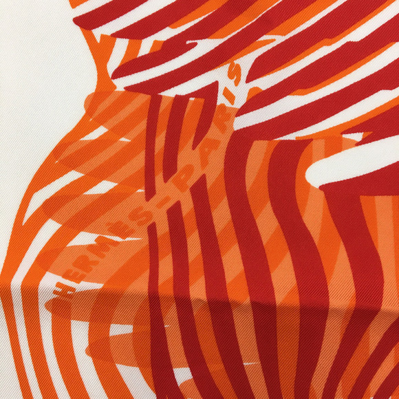 Authentic Carré Onde de Chic Silk Scarf - Picture 3 of 9